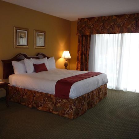 Clarion Hotel & Suites - Convention Center Fredericksburg Exterior photo