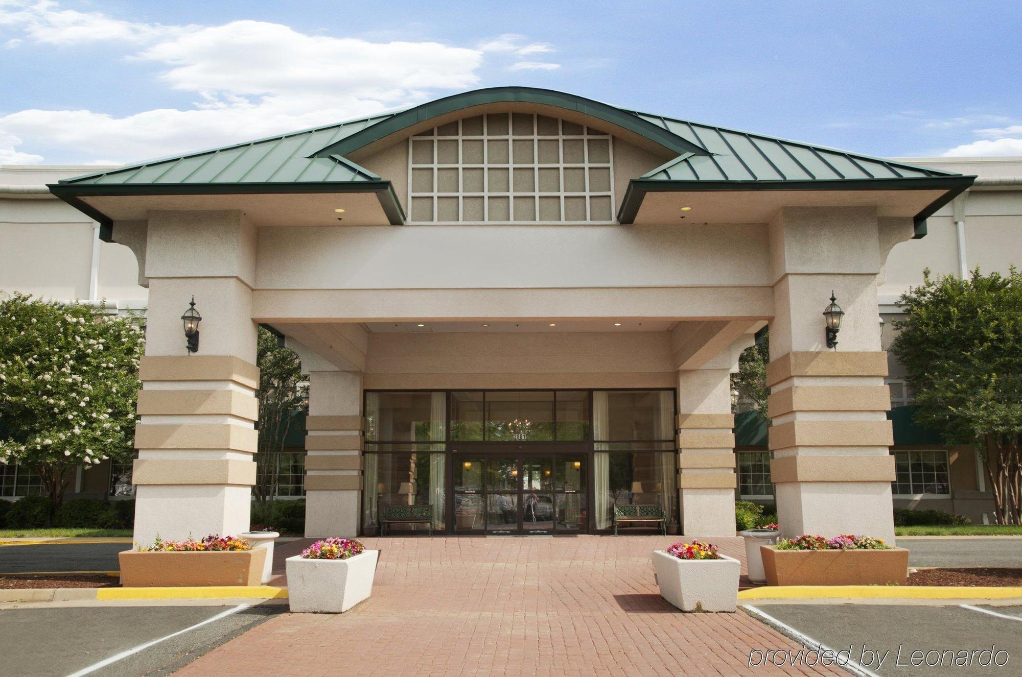 Clarion Hotel & Suites - Convention Center Fredericksburg Exterior photo